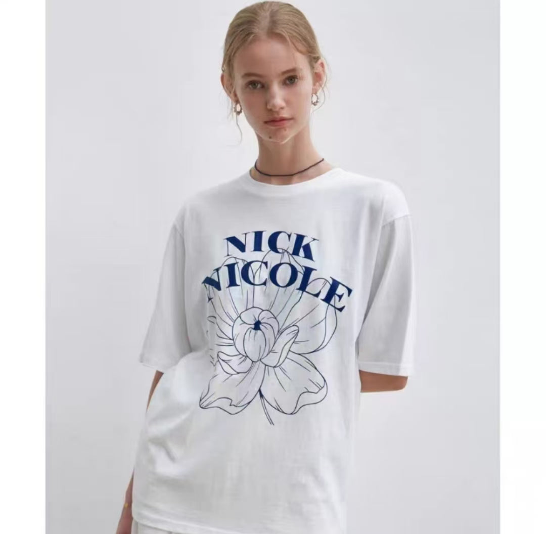 Nick Nicole Flower Half Tee_Navy Blue