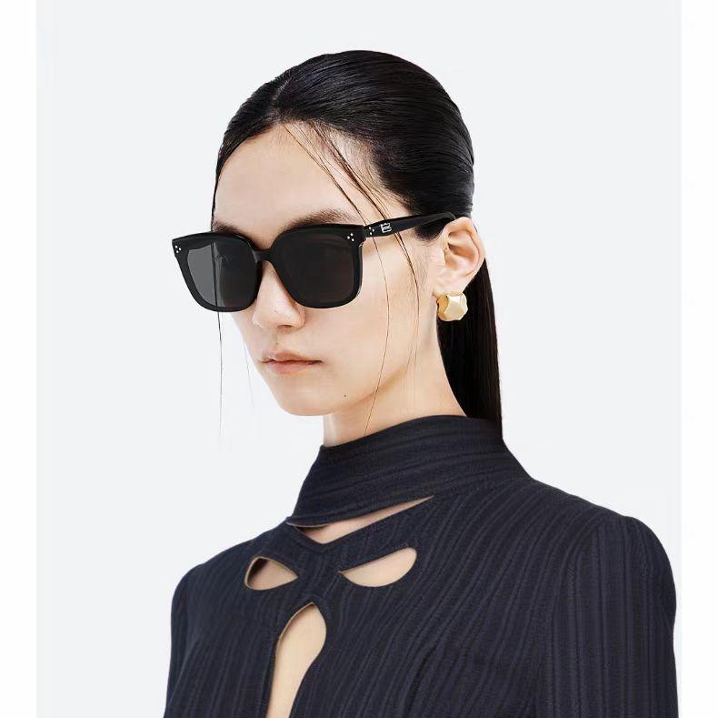 Gentle Monster Dear 01 Sunglass-Black